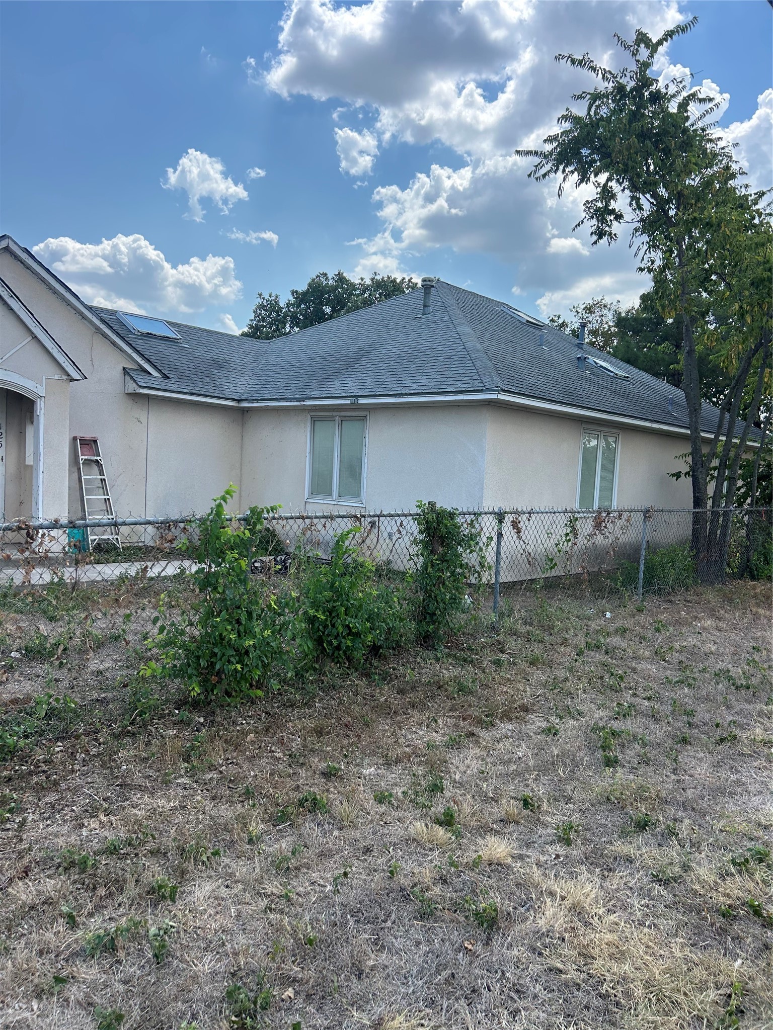 175 W Second Street Rhome TX 76078