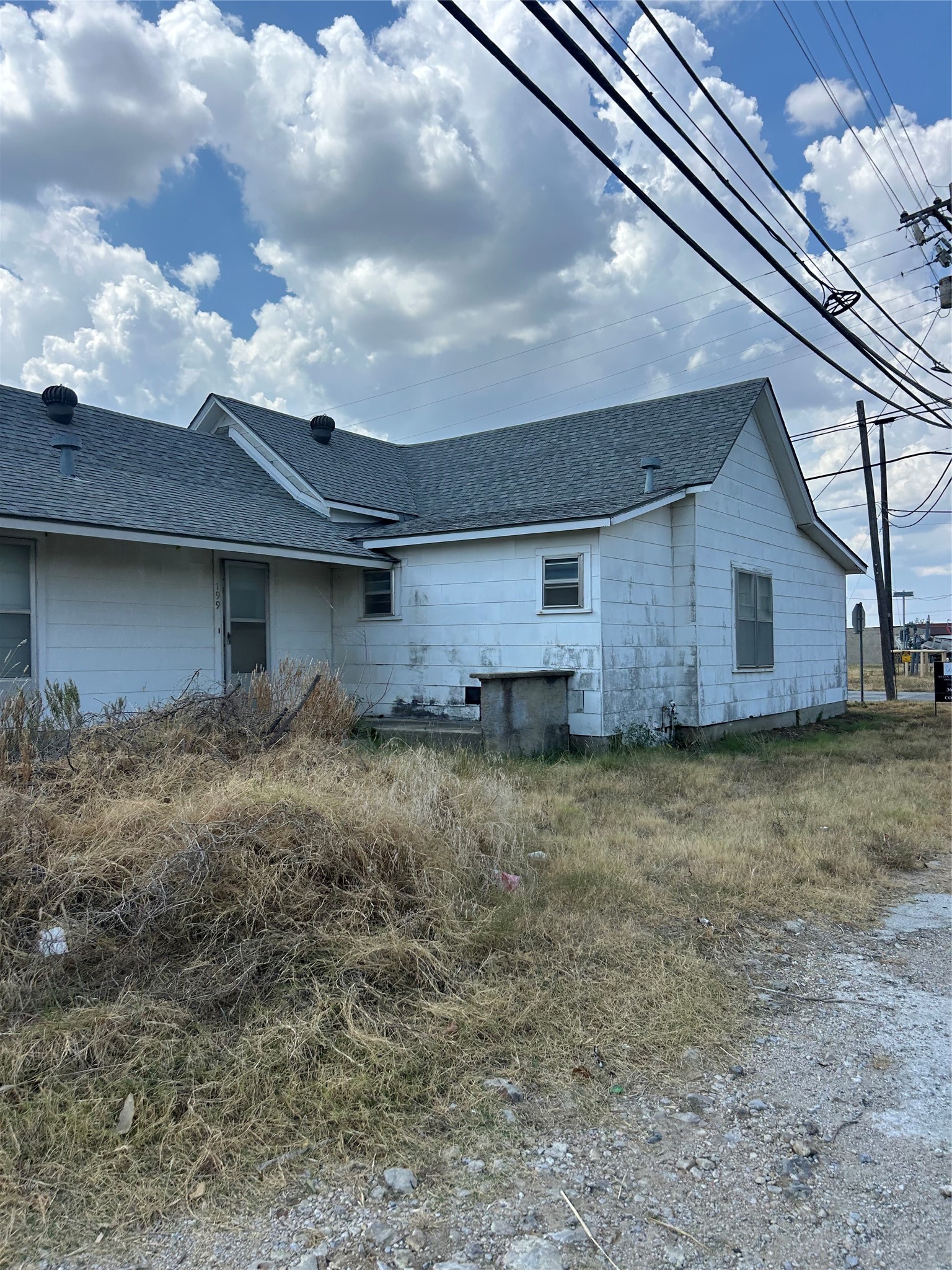 175 W Second Street Rhome TX 76078