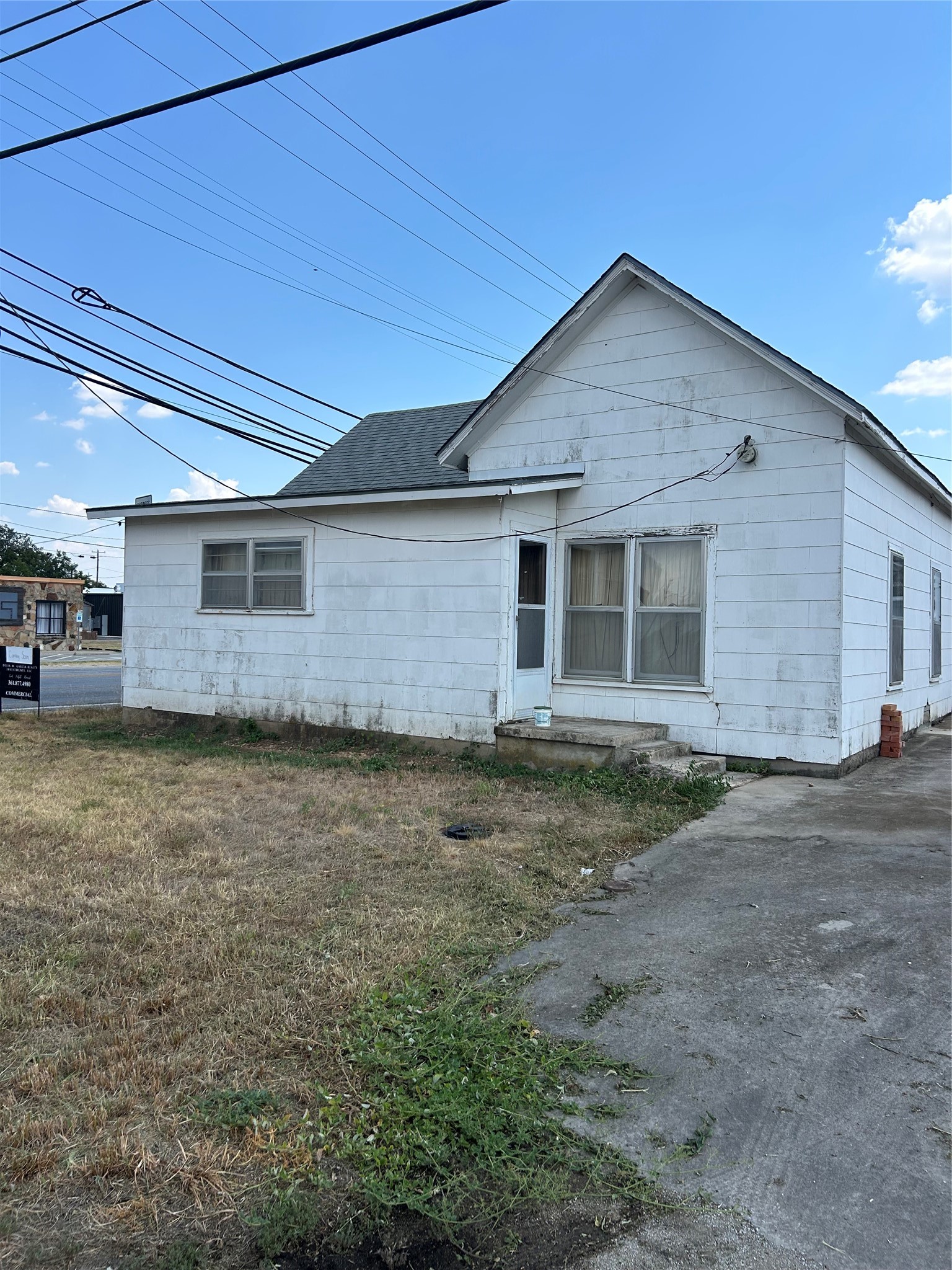 175 W Second Street Rhome TX 76078