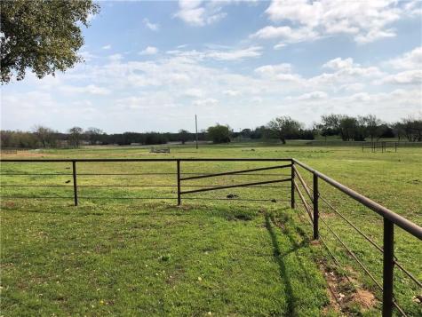 1019 & 1000 Spring Hill Road Aubrey TX 76227