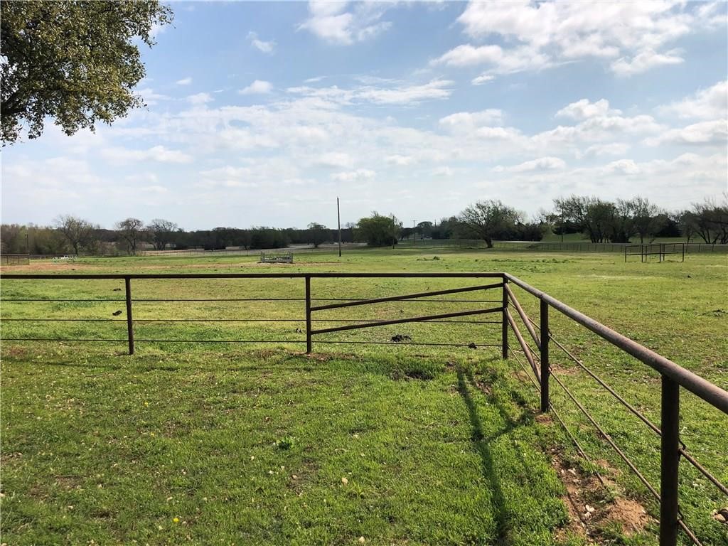 1019 & 1000 Spring Hill Road Aubrey TX 76227