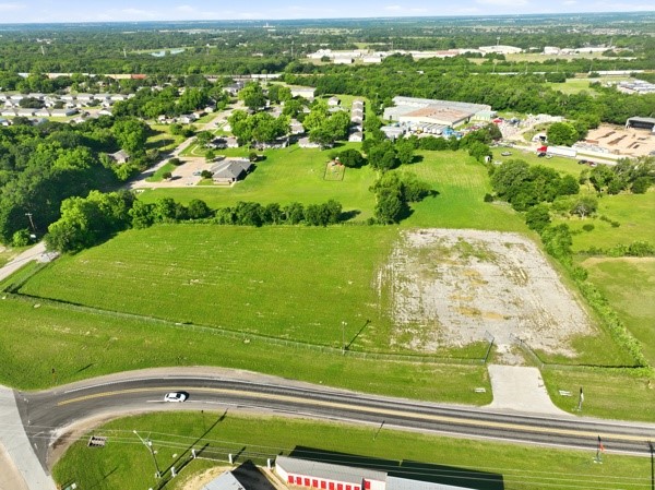 2507 Spur 469 Ennis TX 75119