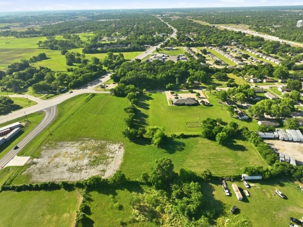 2507 Spur 469 Ennis TX 75119