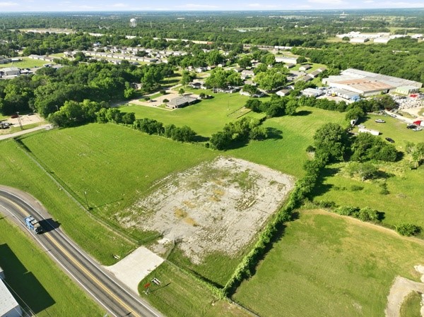 2507 Spur 469 Ennis TX 75119