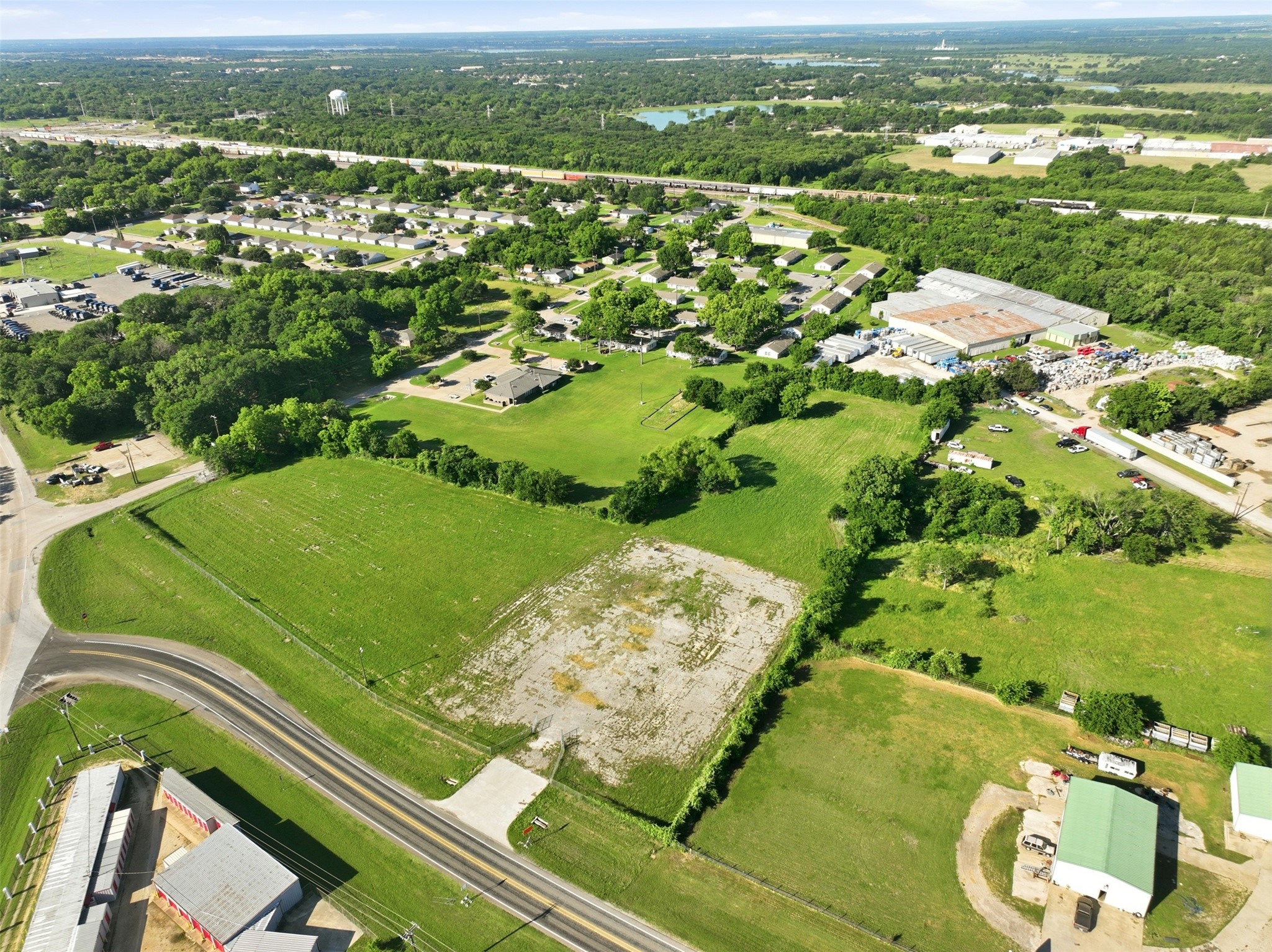 2507 Spur 469 Ennis TX 75119