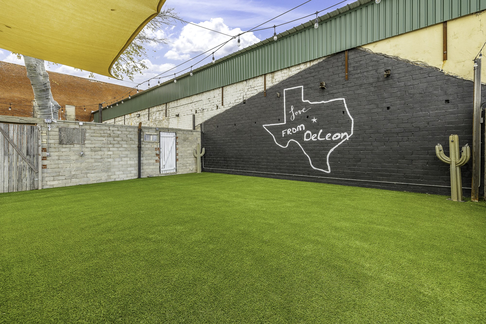 124 W Gonzales Avenue De Leon TX 76444