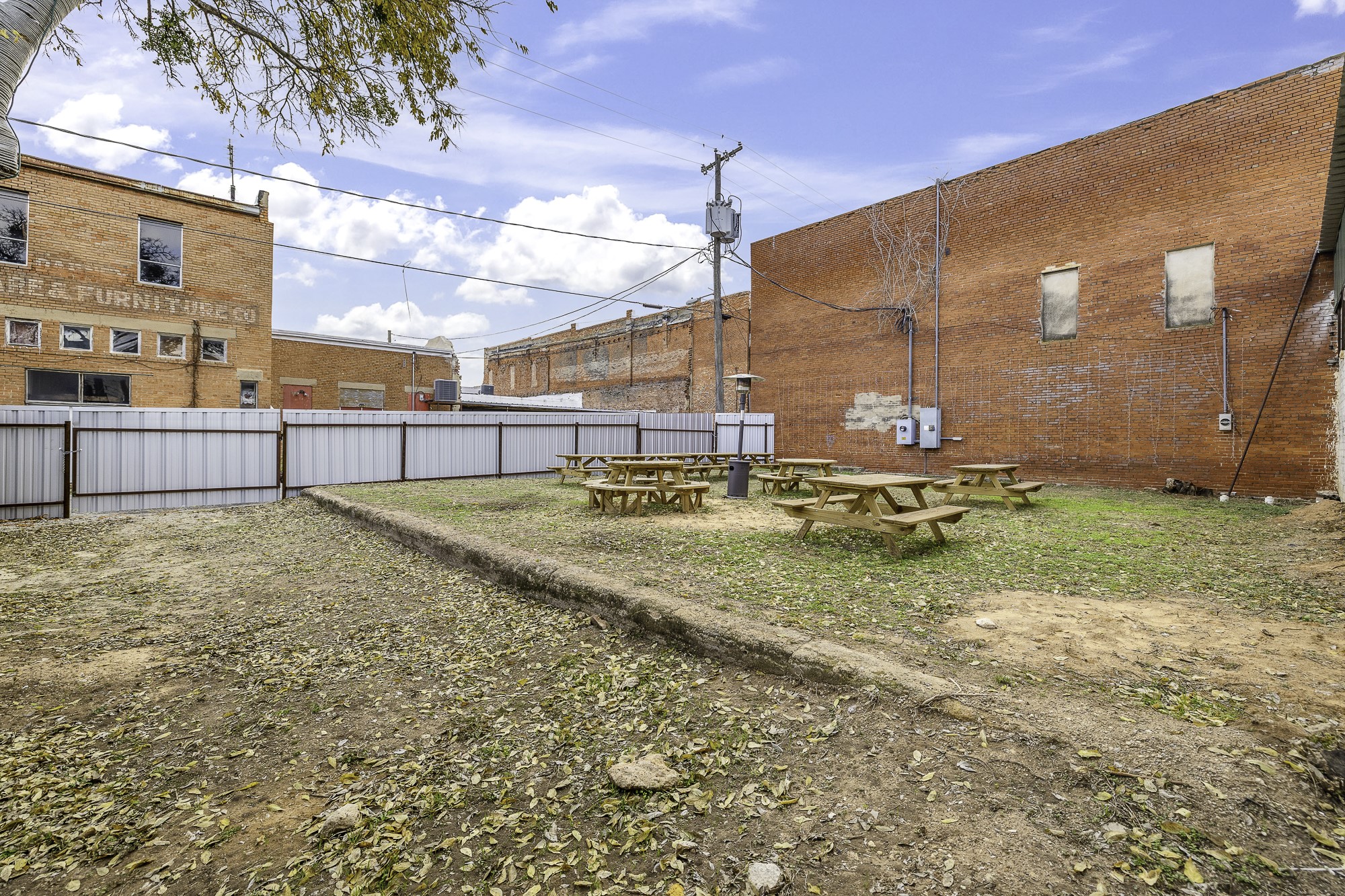 124 W Gonzales Avenue De Leon TX 76444