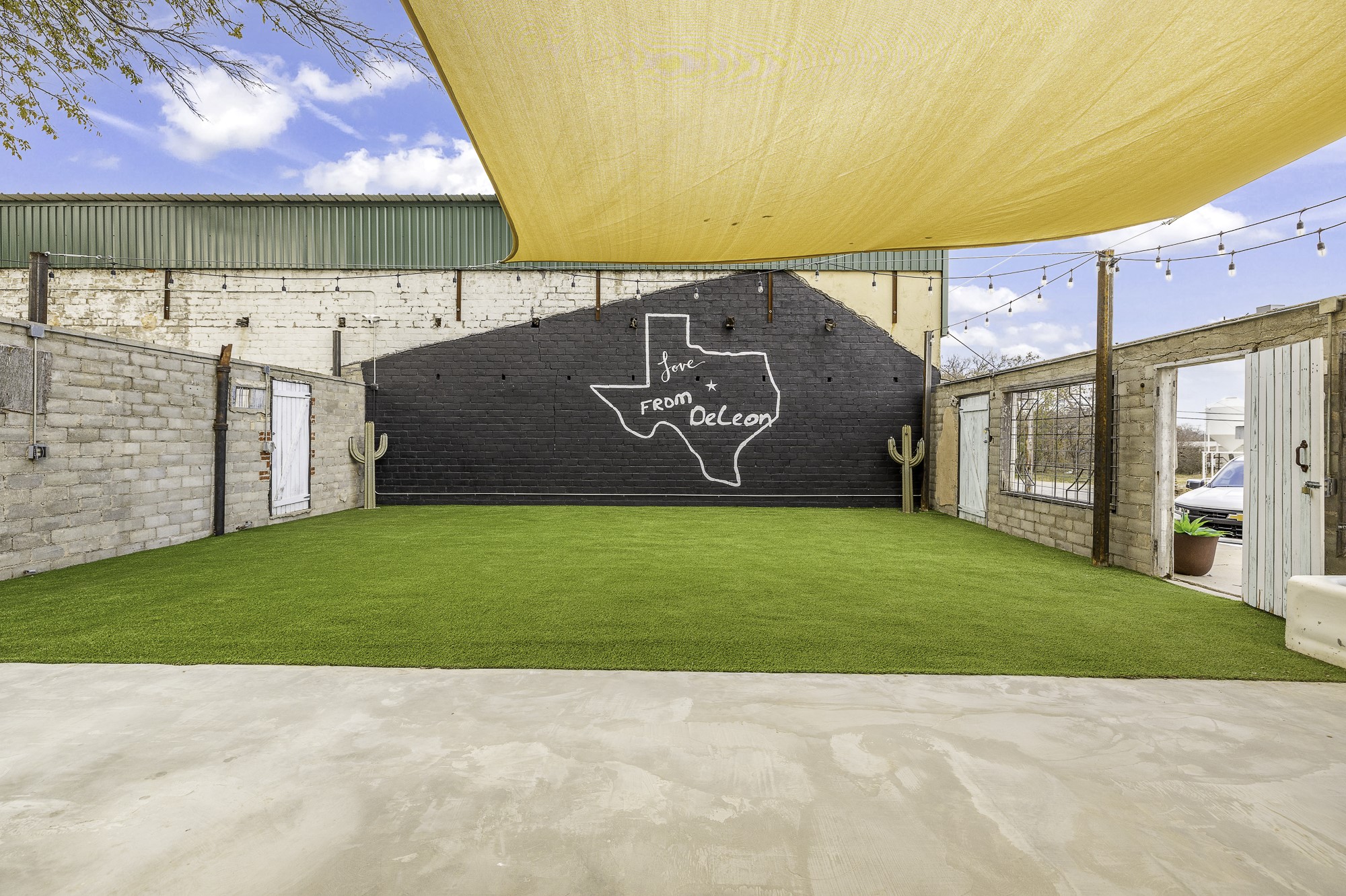 124 W Gonzales Avenue De Leon TX 76444