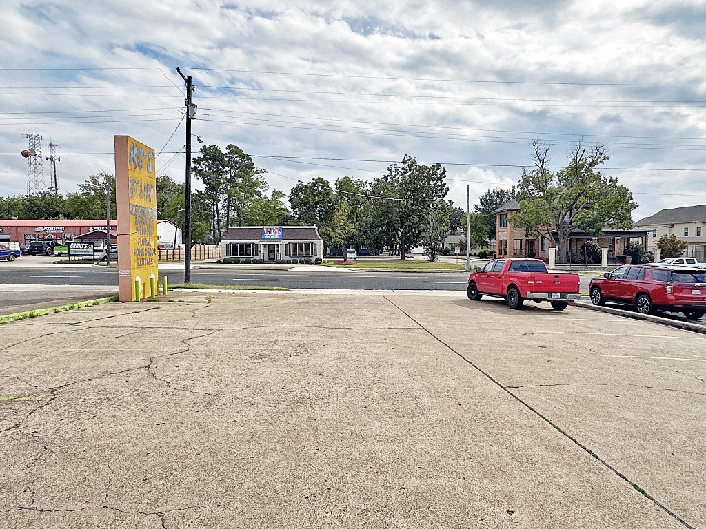 407 E Tyler Street Athens TX 75751