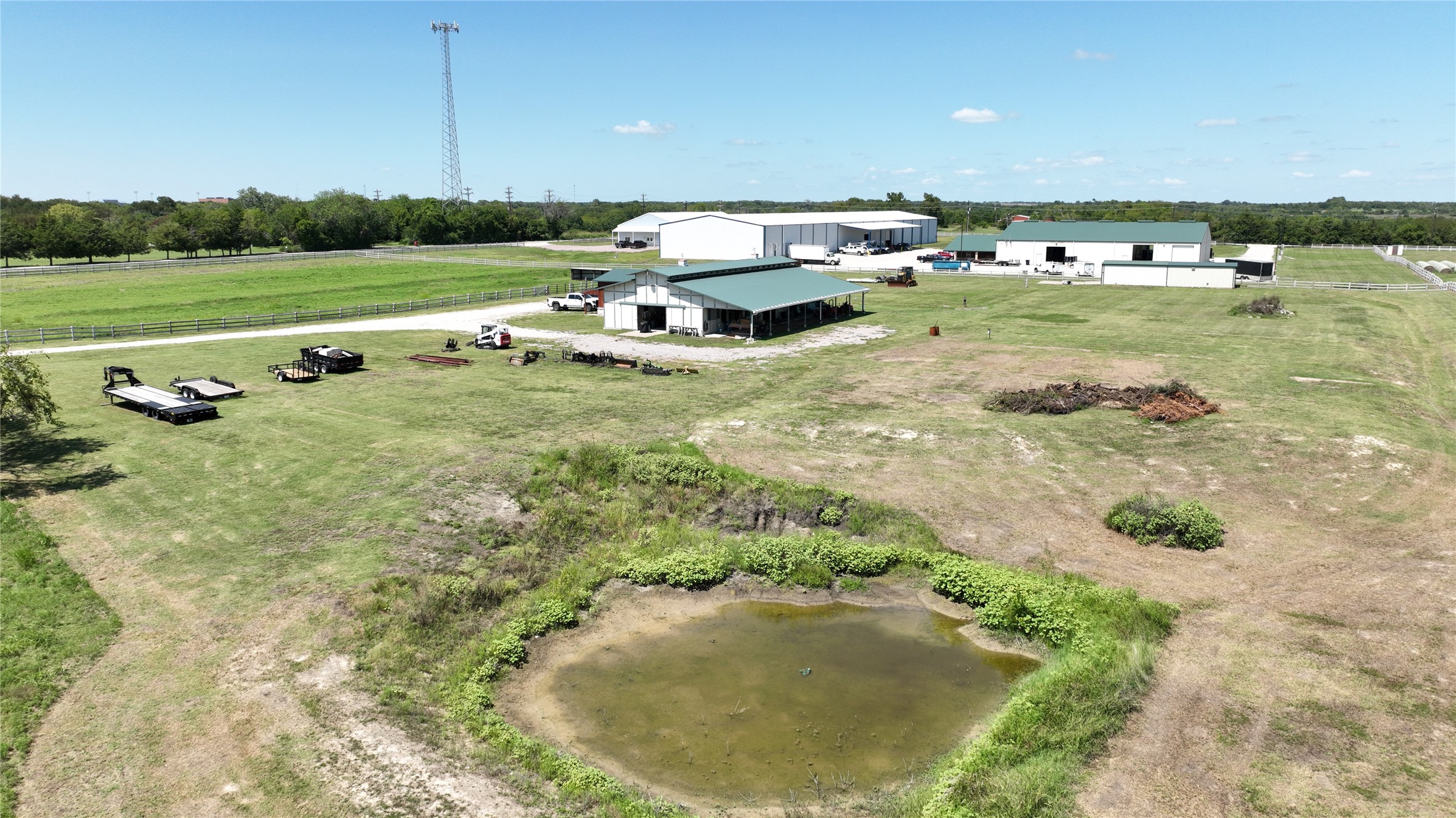 1253 N Hill Street N Van Alstyne TX 75495