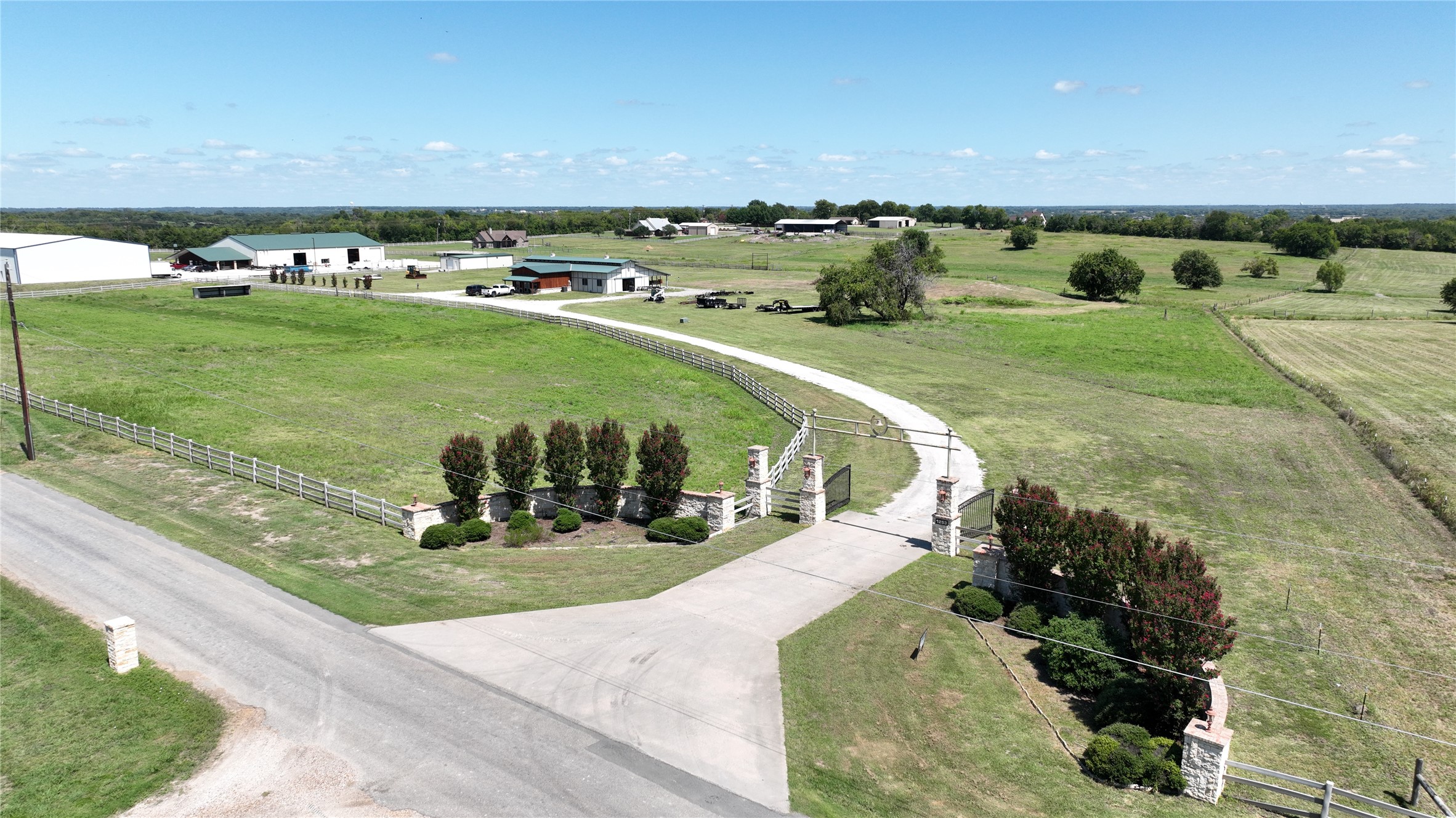 1253 N Hill Street N Van Alstyne TX 75495