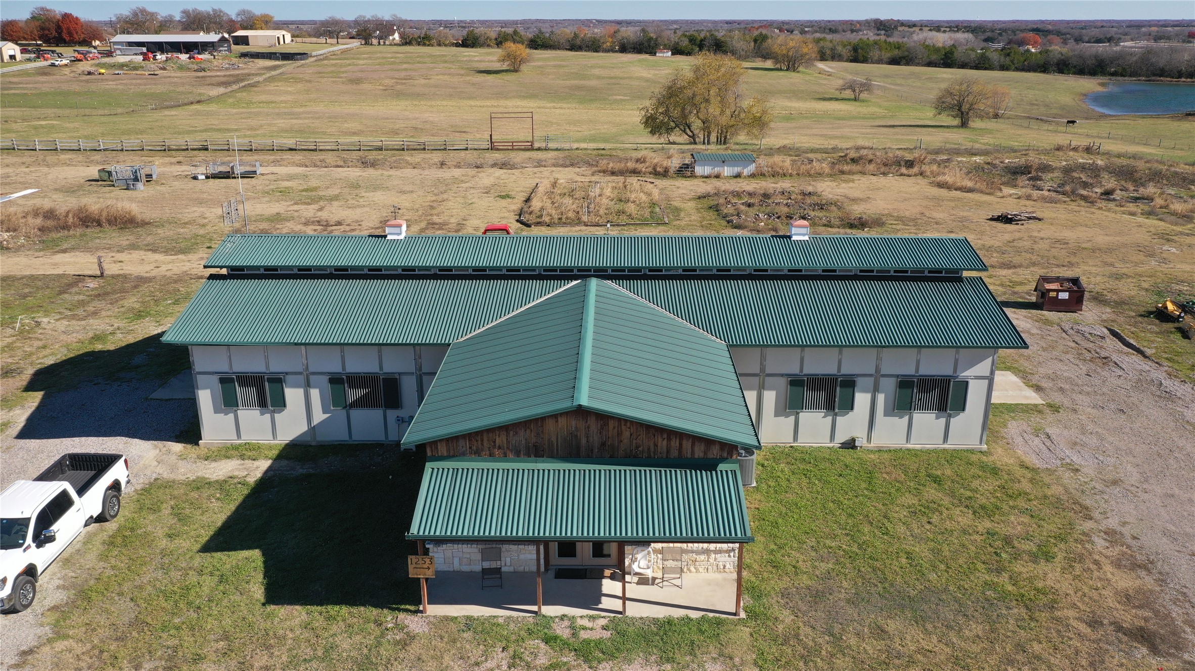 1253 N Hill Street N Van Alstyne TX 75495