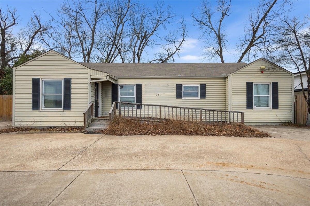 304 N Main Highway Lindale TX 75771