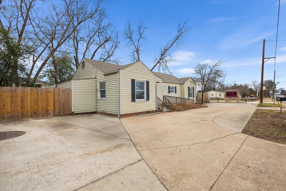 304 N Main Highway Lindale TX 75771
