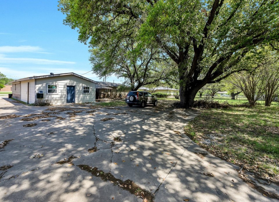 7294 Glenview Drive Richland Hills TX 76180