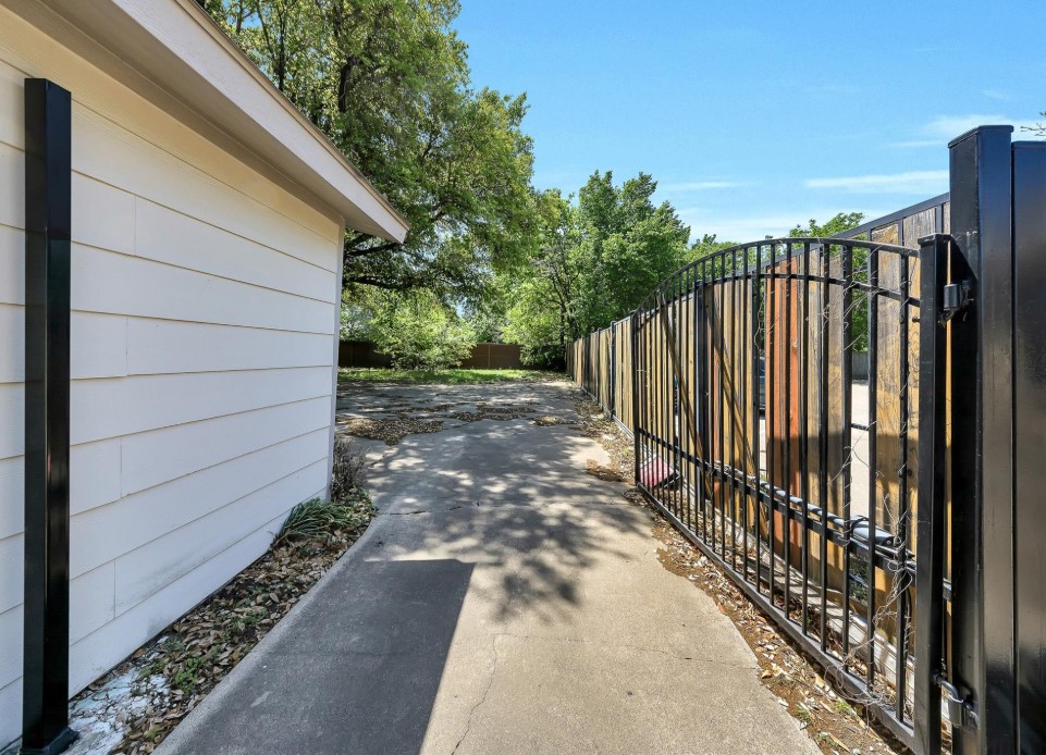 7294 Glenview Drive Richland Hills TX 76180