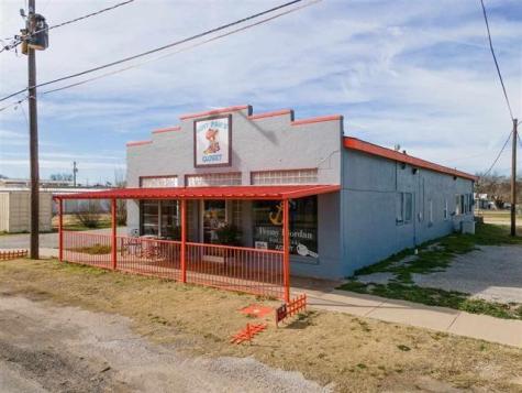 315 N Bridge Henrietta TX 76365
