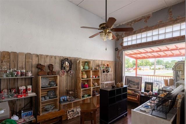 315 N Bridge Henrietta TX 76365