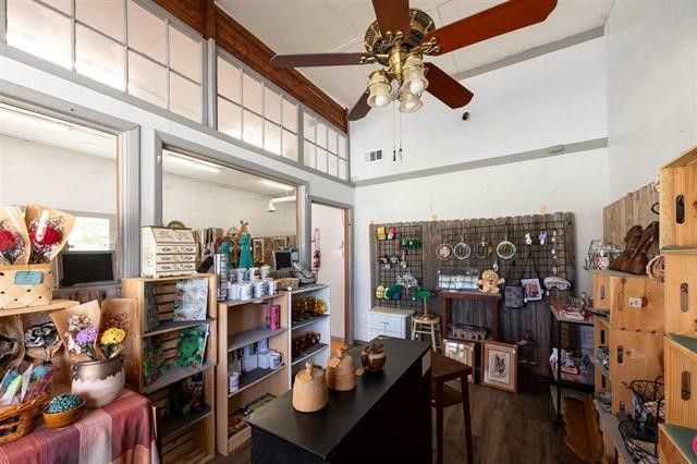 315 N Bridge Henrietta TX 76365