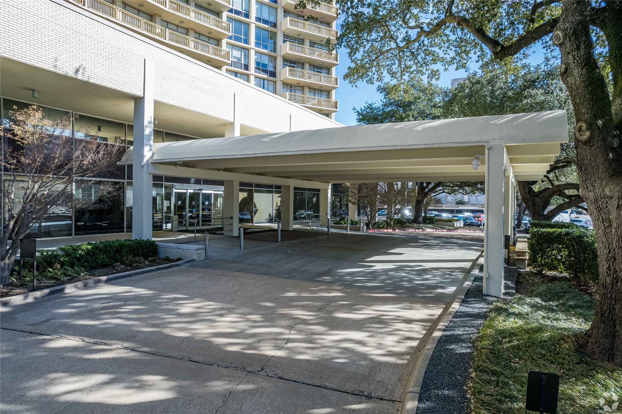 6211 W Northwest Highway Dallas TX 75225