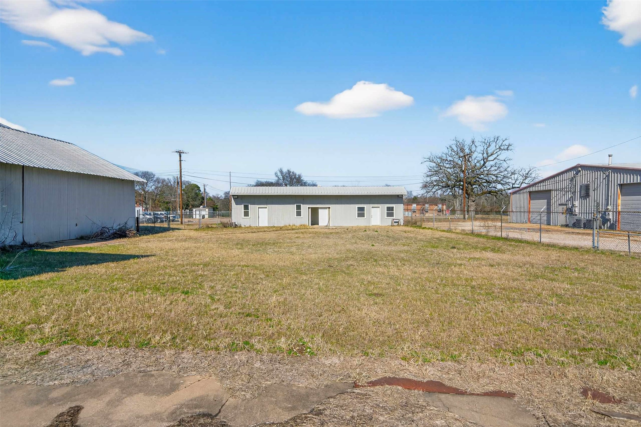 927 N Palestine Street Athens TX 75751