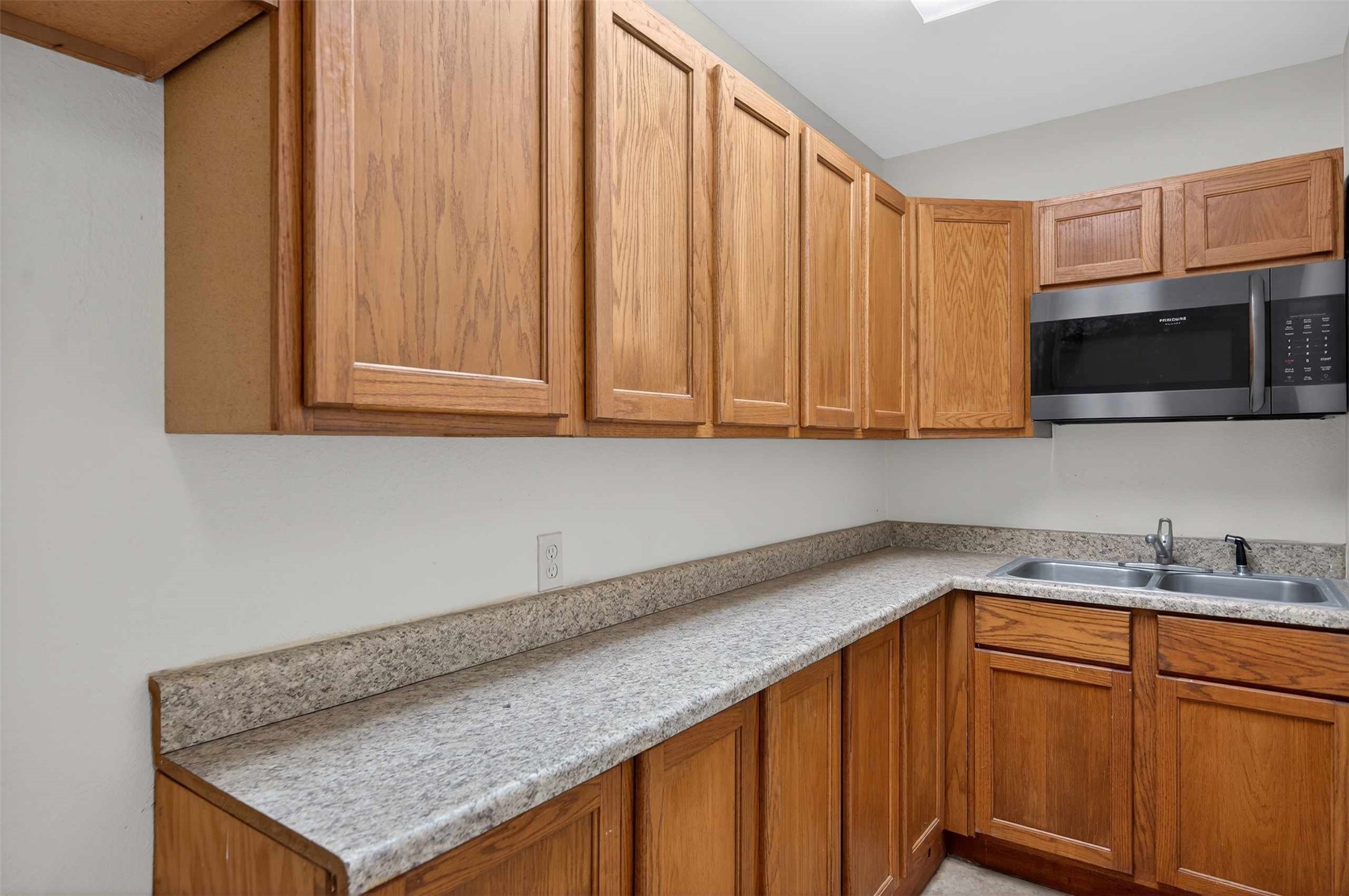 927 N Palestine Street Athens TX 75751