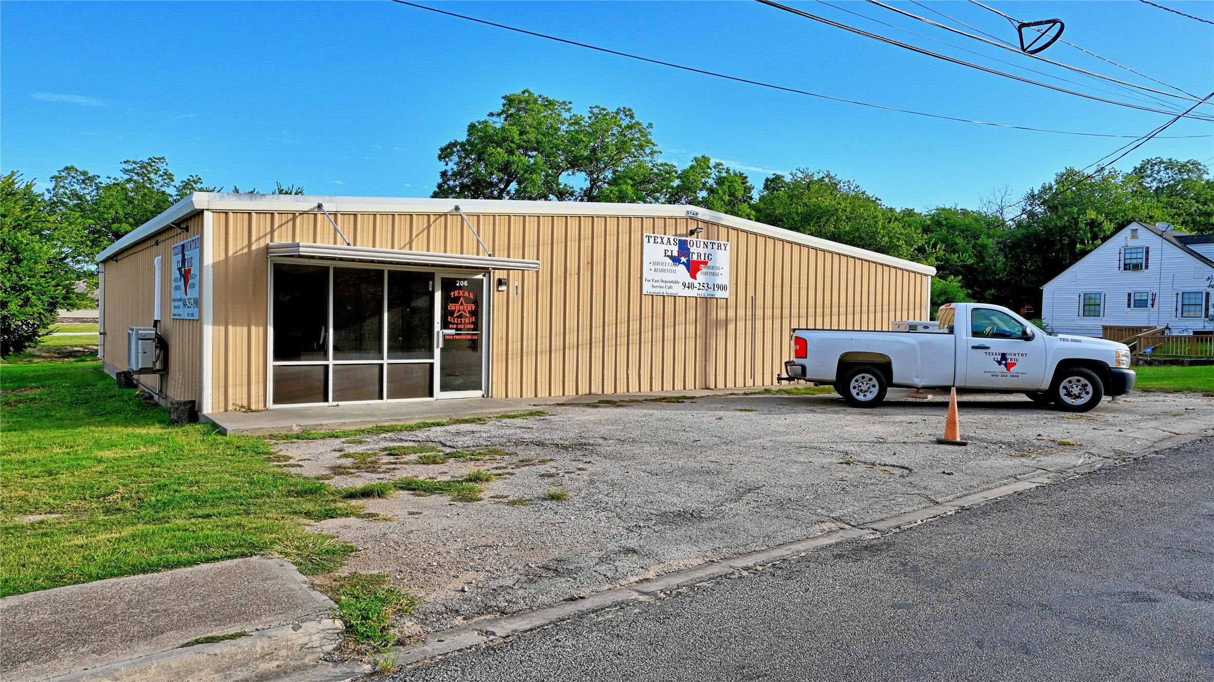 206 N Matthews Street Bowie TX 76230