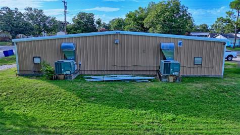 206 N Matthews Street Bowie TX 76230