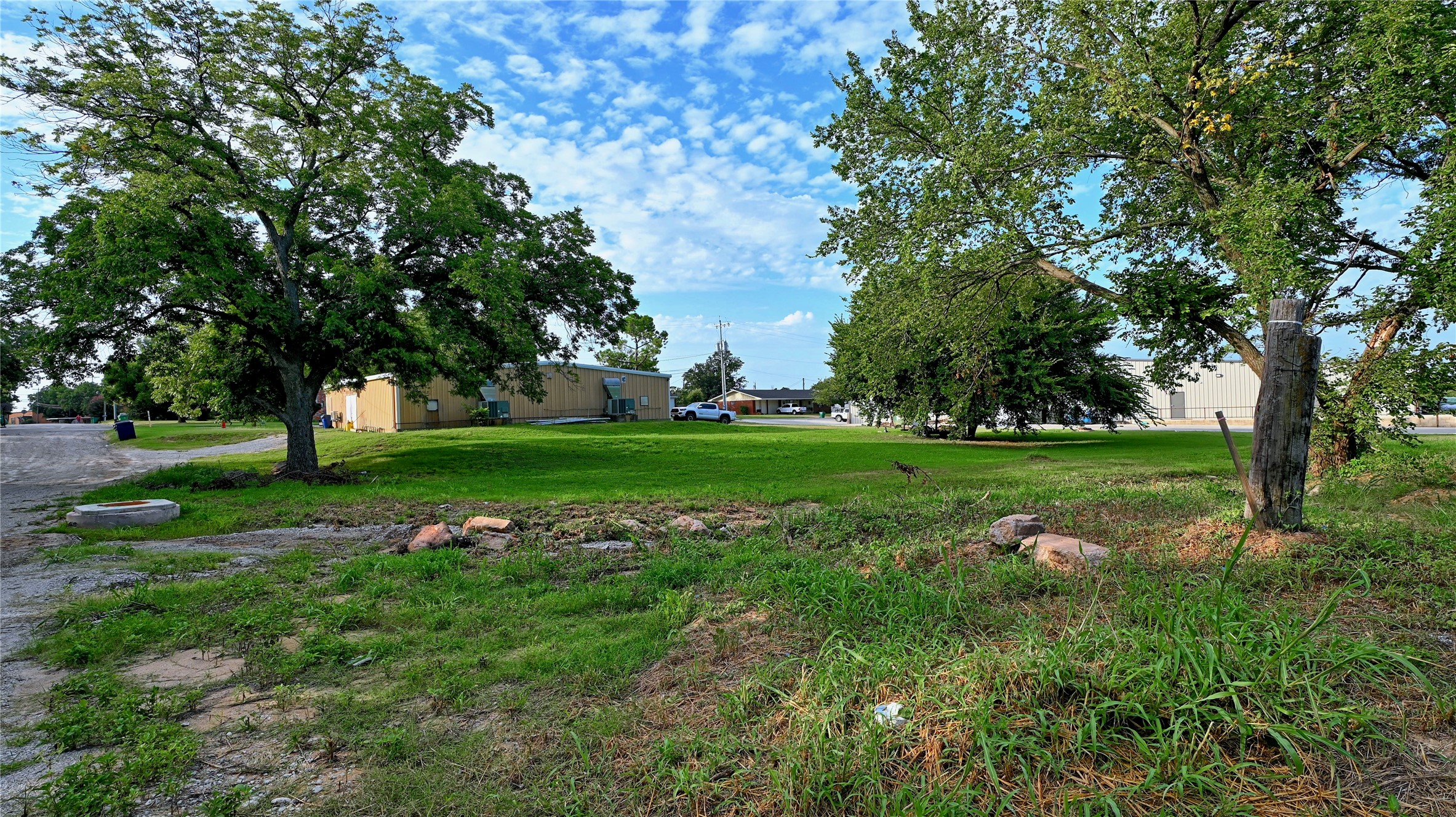 206 N Matthews Street Bowie TX 76230