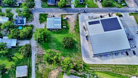 206 N Matthews Street Bowie TX 76230