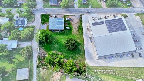 206 N Matthews Street Bowie TX 76230