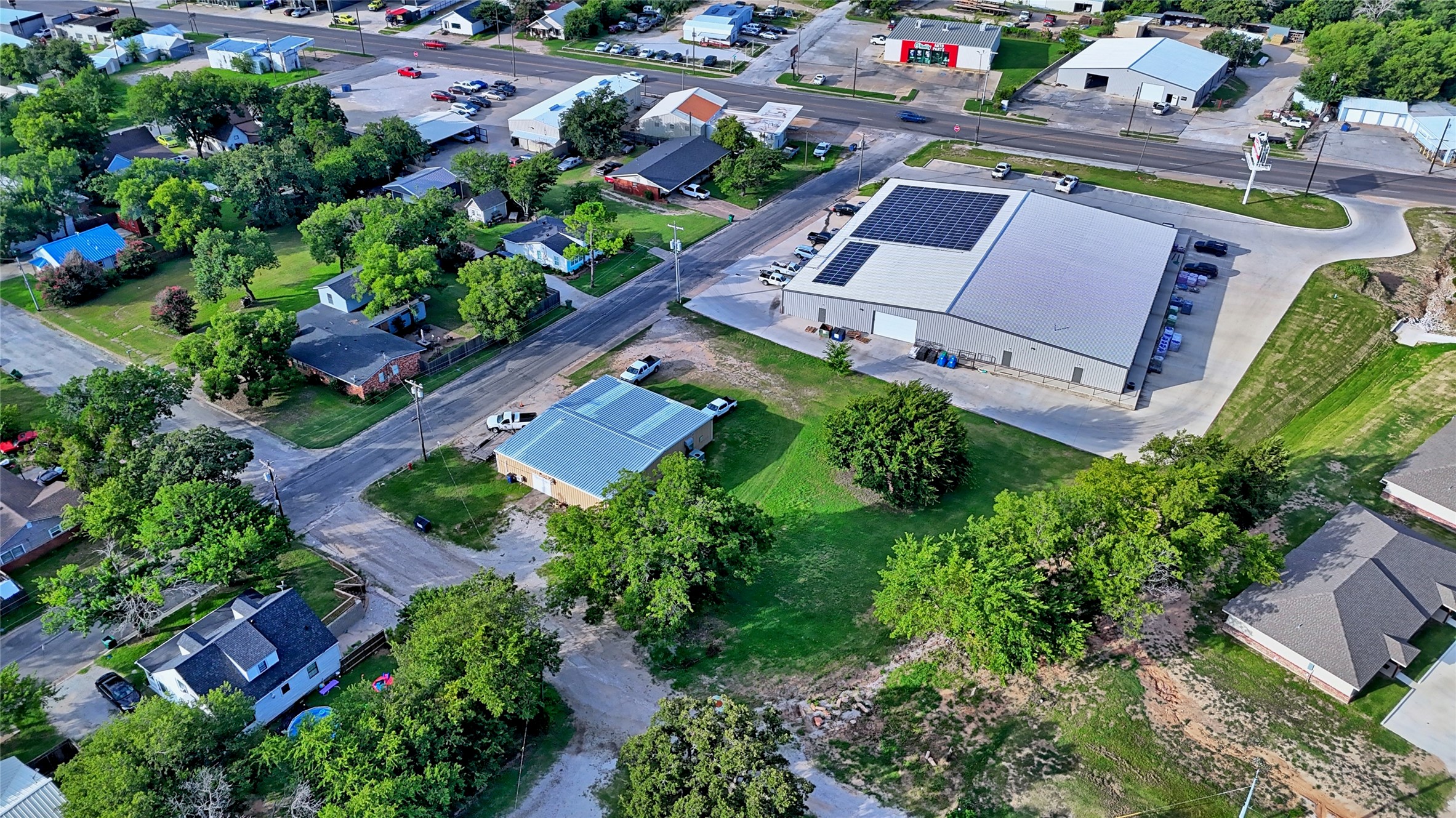 206 N Matthews Street Bowie TX 76230