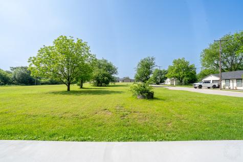 1031 W Pearl Street Granbury TX 76048