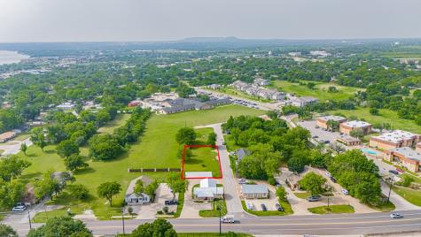 1031 W Pearl Street Granbury TX 76048