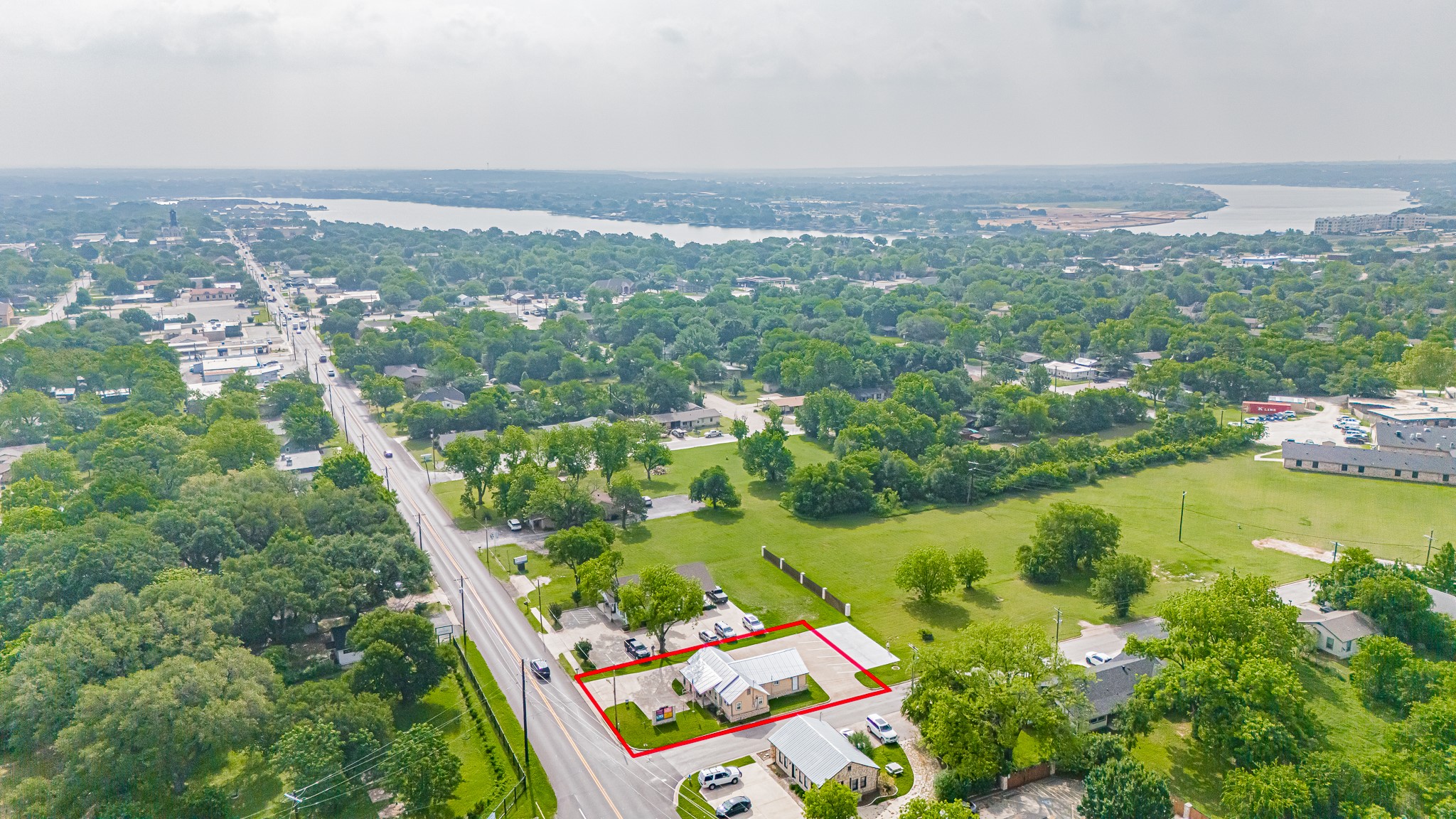 1031 W Pearl Street Granbury TX 76048