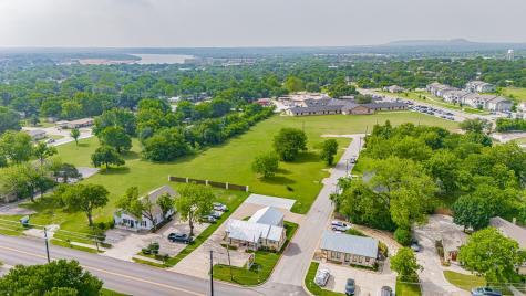1031 W Pearl Street Granbury TX 76048