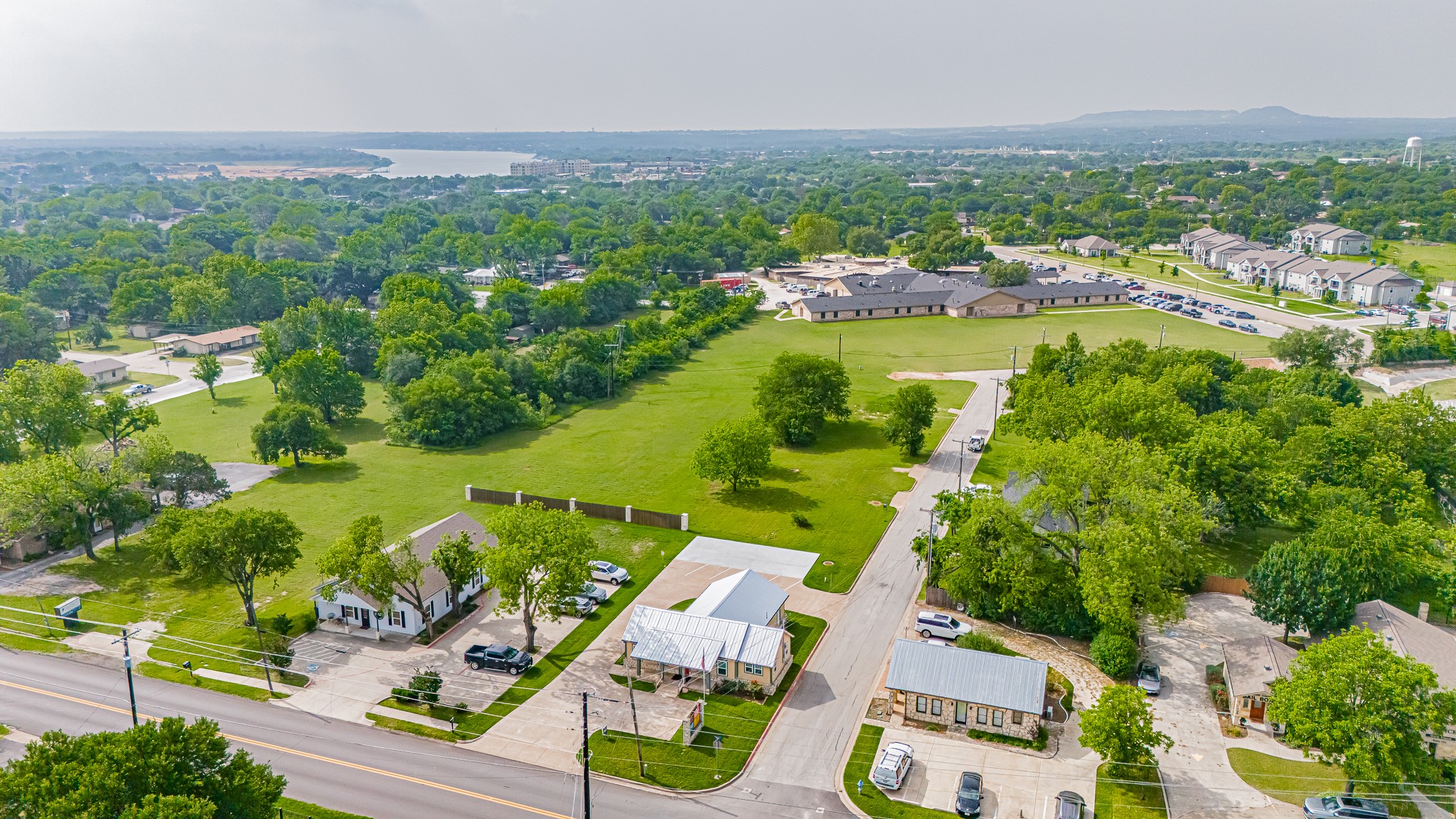 1031 W Pearl Street Granbury TX 76048