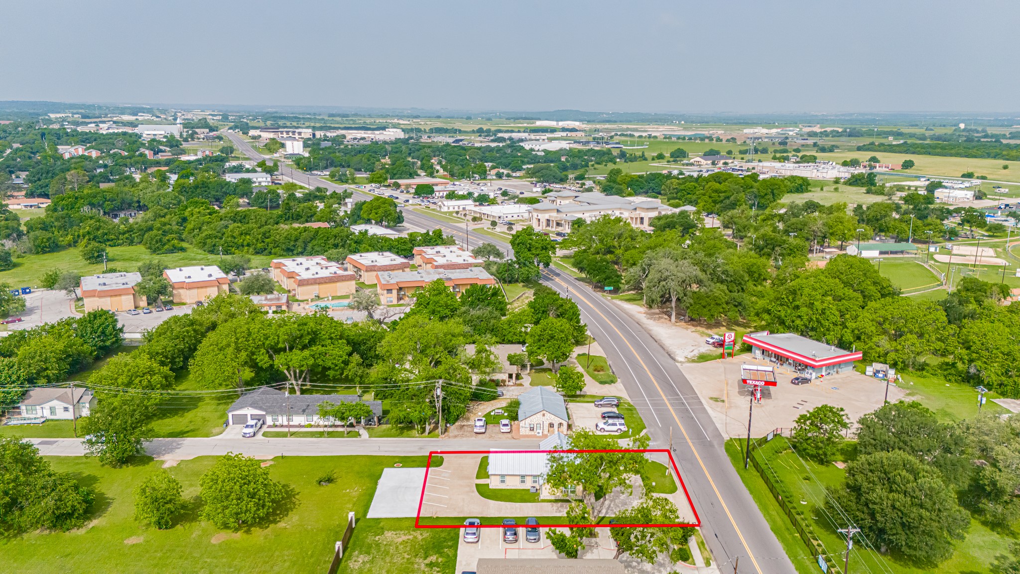 1031 W Pearl Street Granbury TX 76048