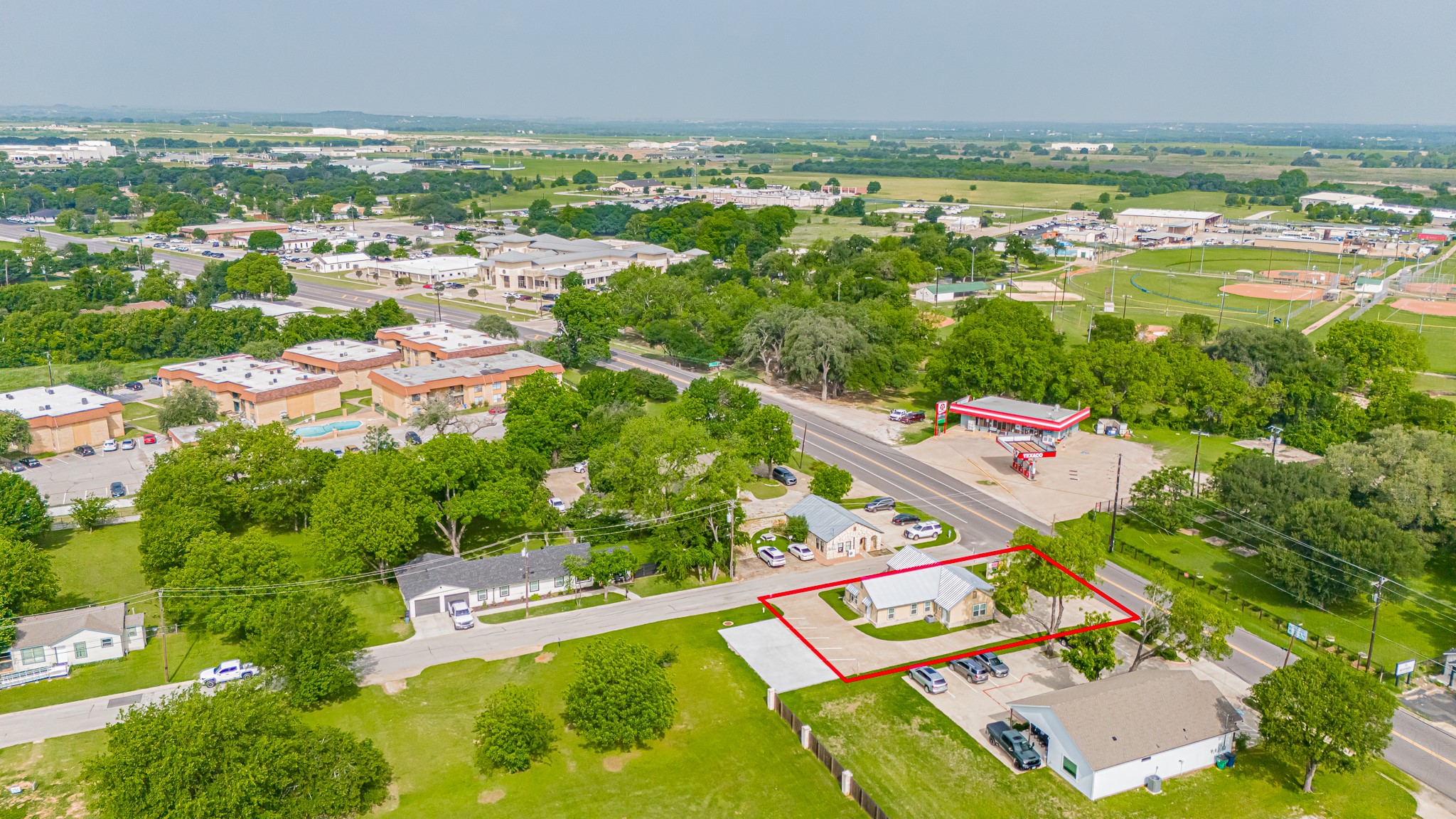 1031 W Pearl Street Granbury TX 76048