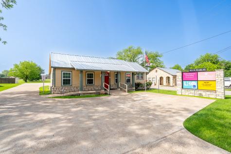 1031 W Pearl Street Granbury TX 76048