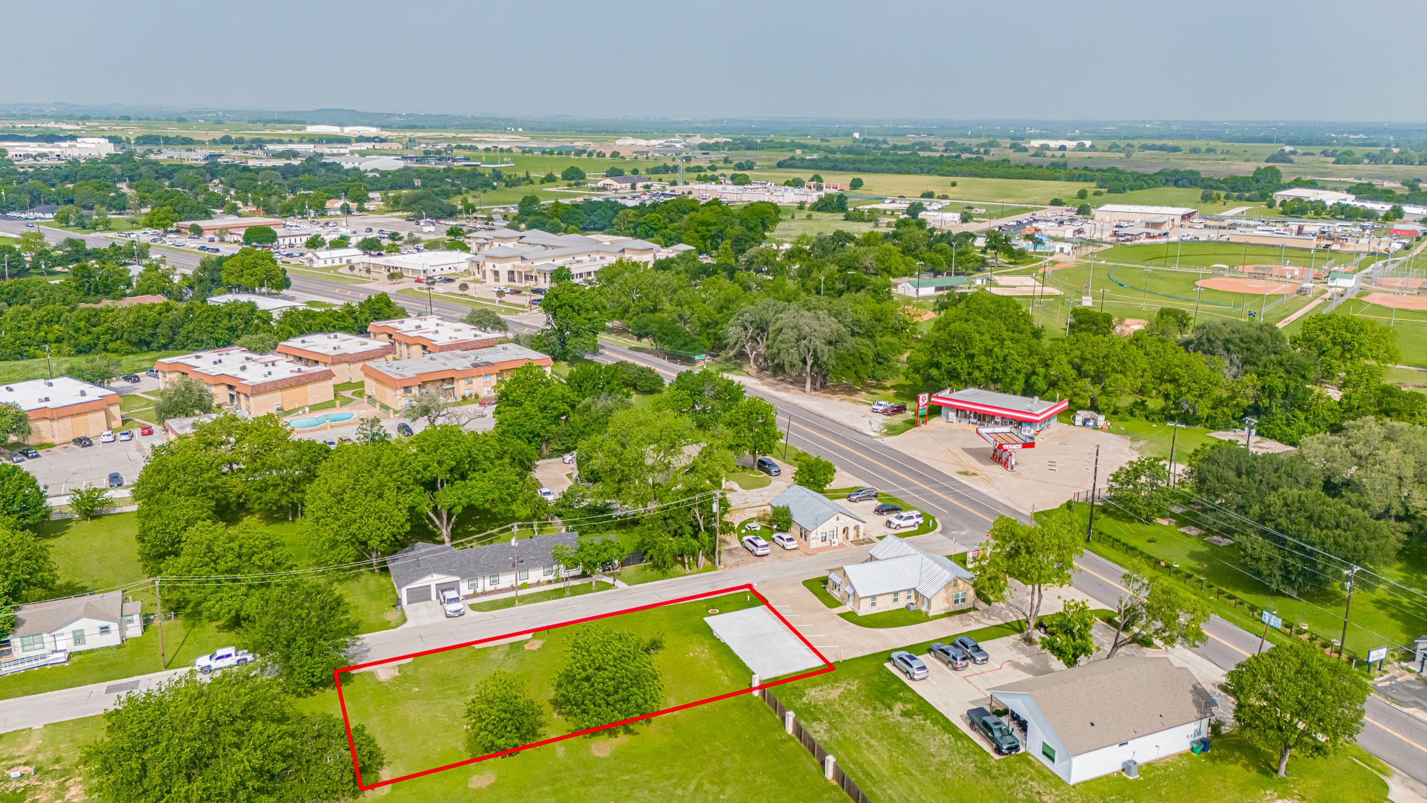 1031 W Pearl Street Granbury TX 76048