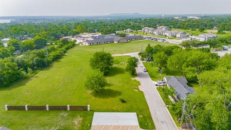 1031 W Pearl Street Granbury TX 76048