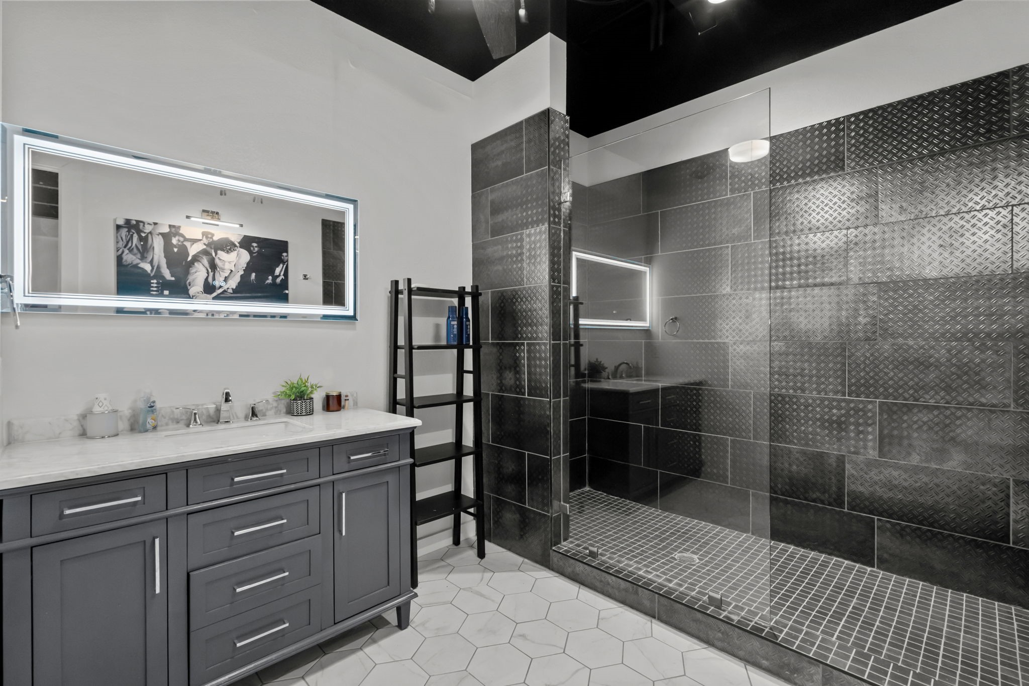 1400 N Las Vegas Trail White Settlement TX 76108