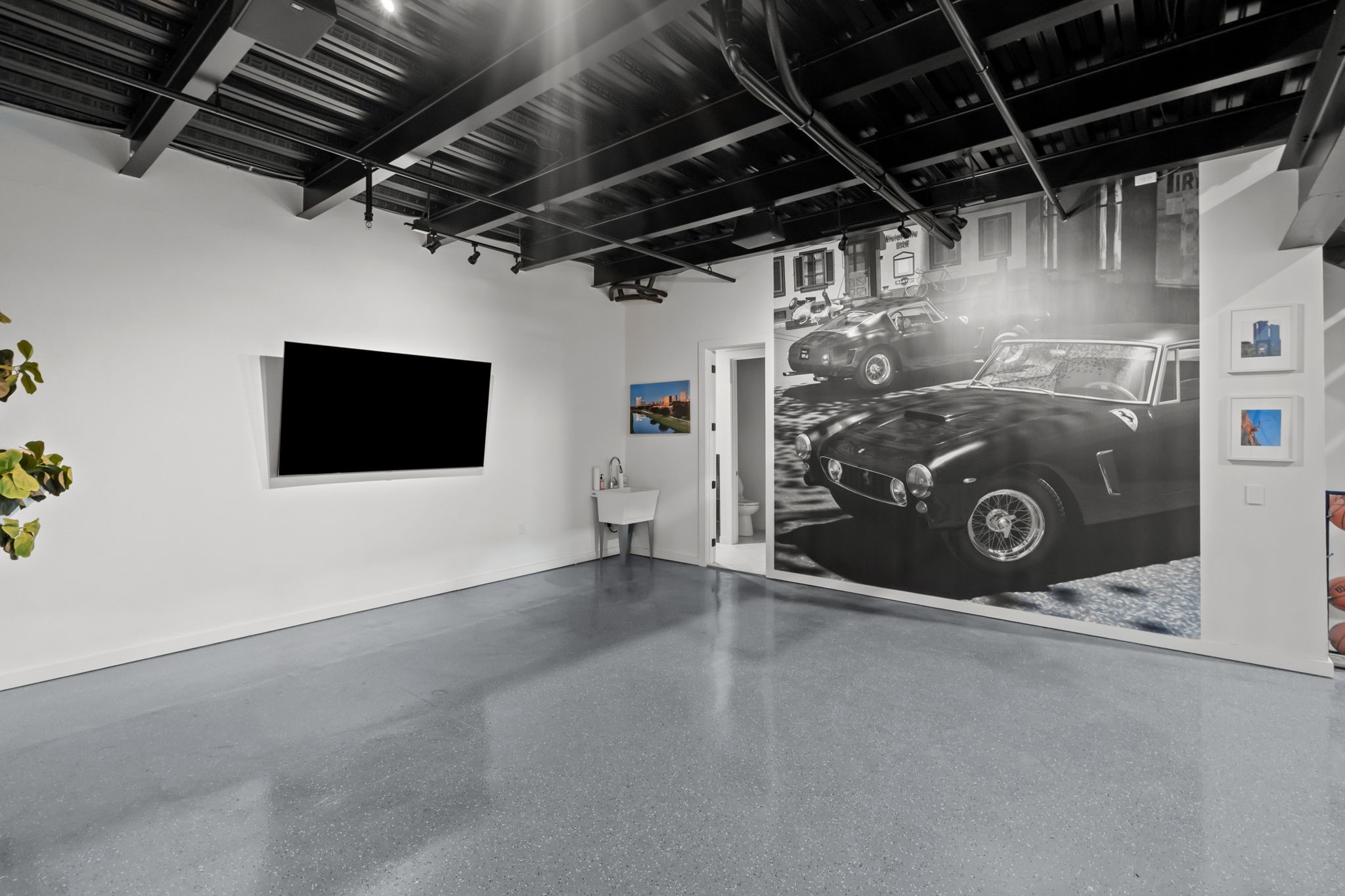 1400 N Las Vegas Trail White Settlement TX 76108