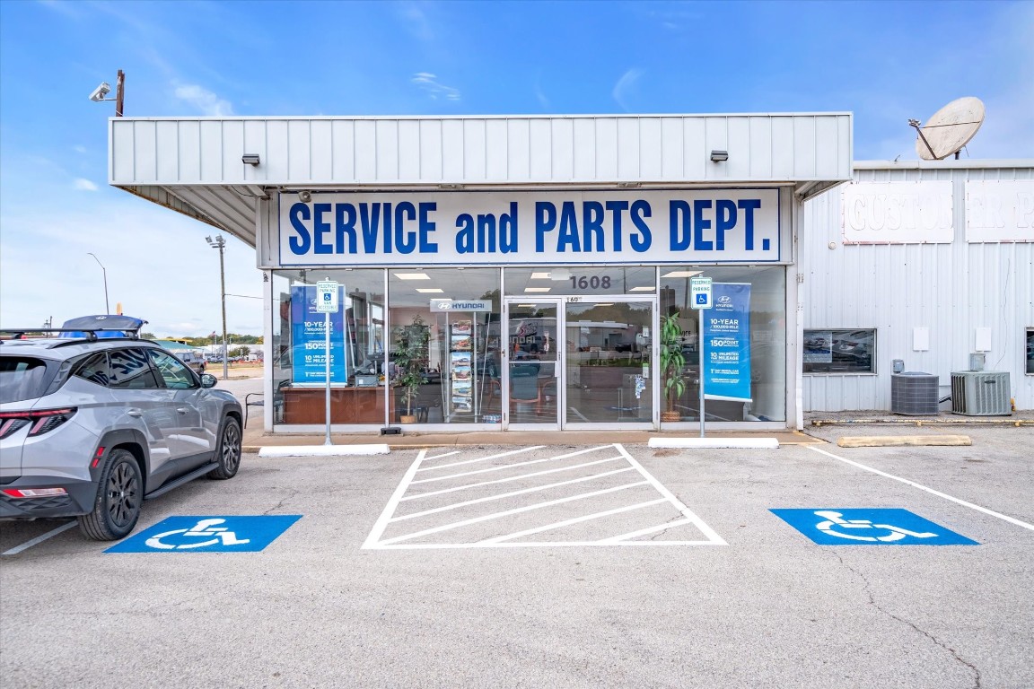 1608 W Moore Avenue Terrell TX 75160