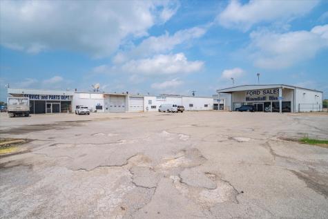 1608 W Moore Avenue Terrell TX 75160