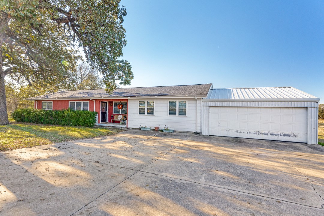 2005 W Highway 199 Sanctuary TX 76082