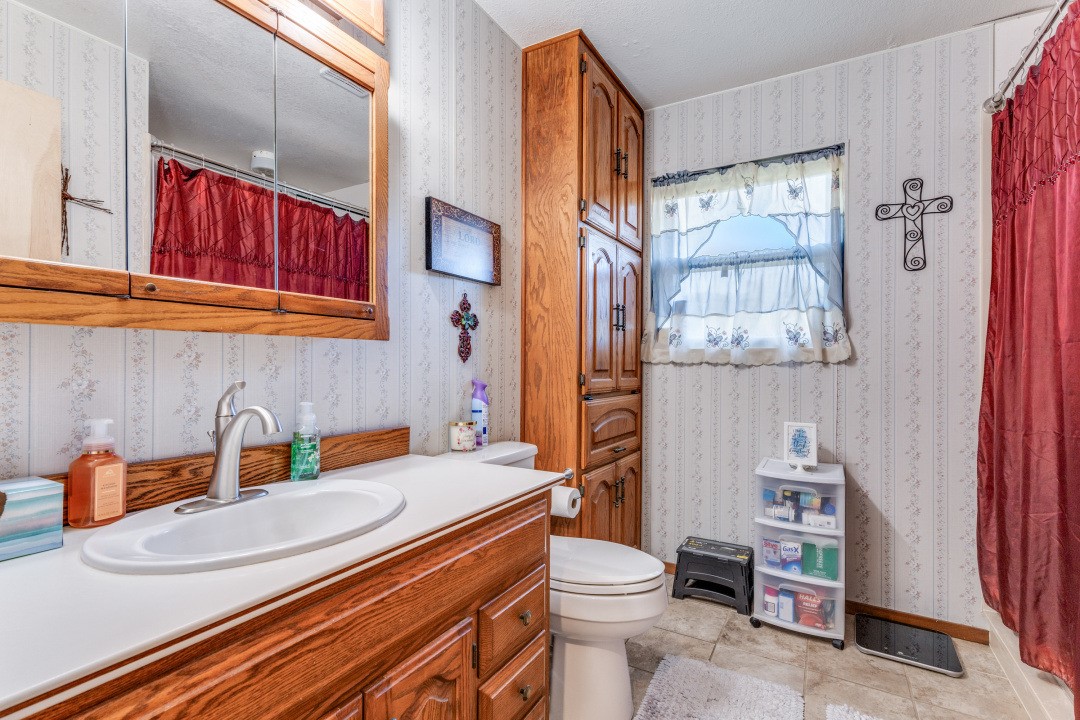 2005 W Highway 199 Sanctuary TX 76082