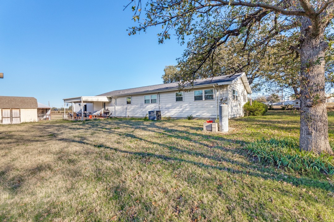 2005 W Highway 199 Sanctuary TX 76082