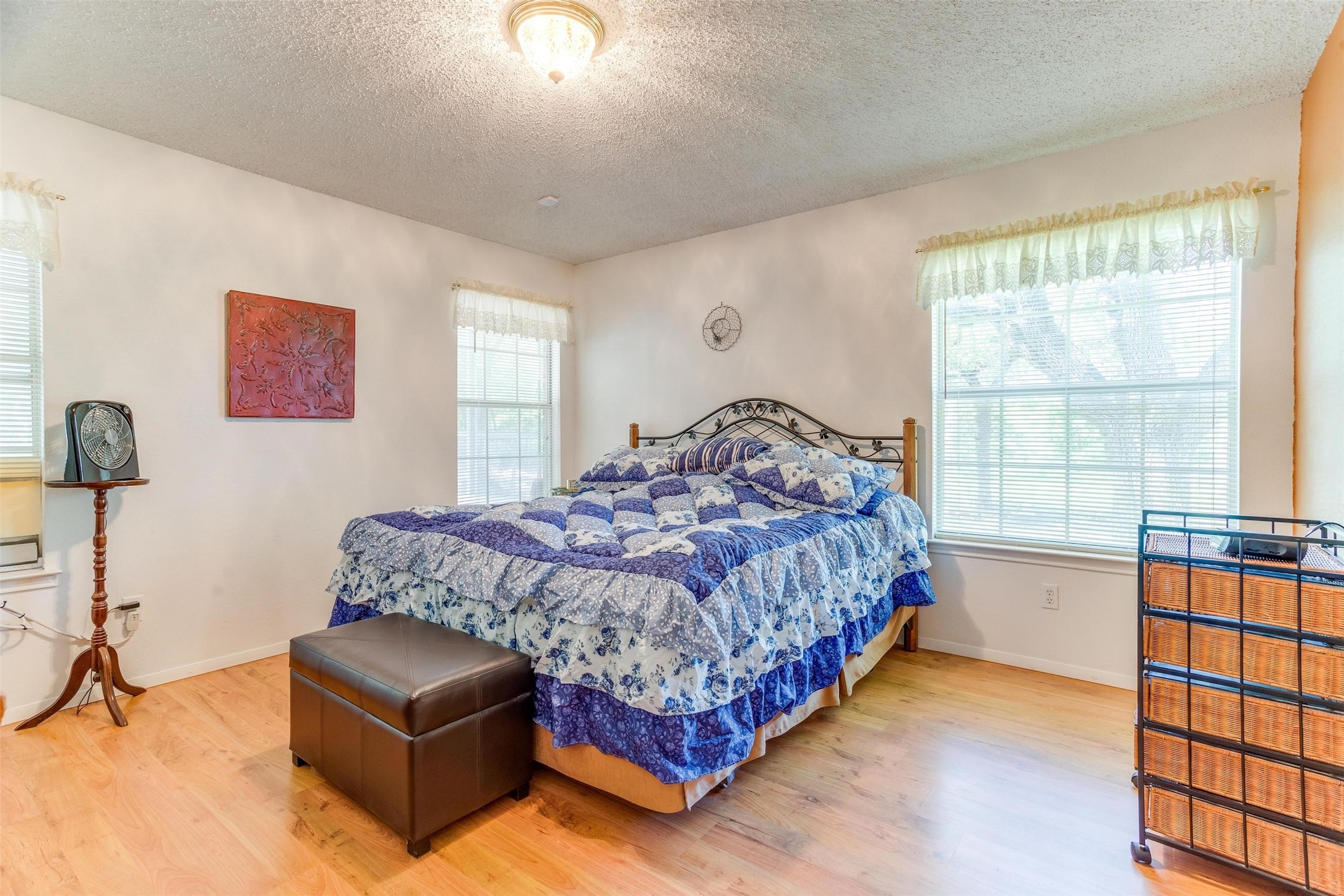 215 W Bethesda Road Burleson TX 76028